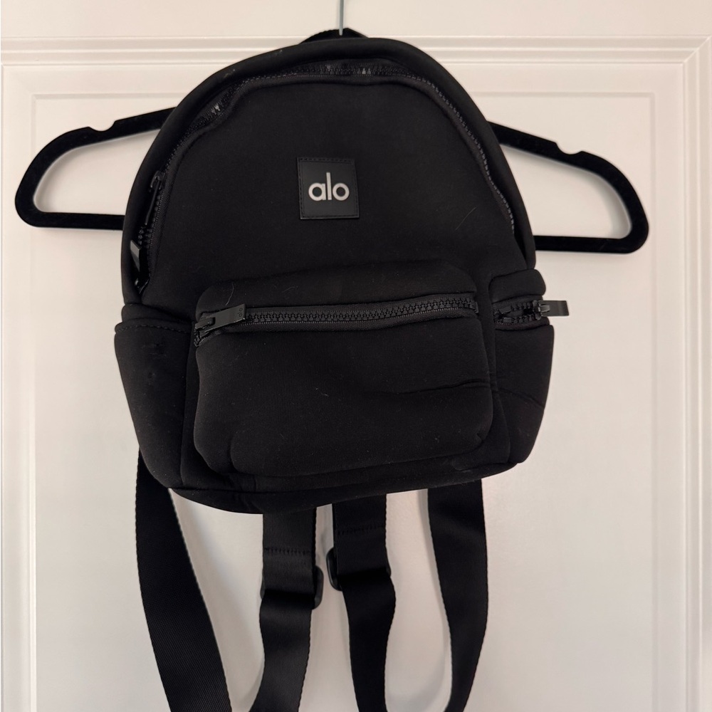 ALO Yoga Compact Sport Backpack in Black